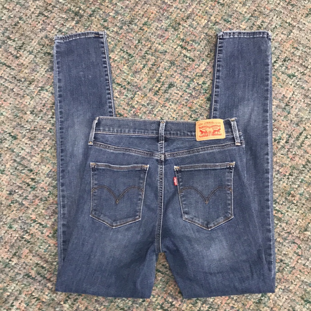 Levi’s Slimming Skinny Jeans
